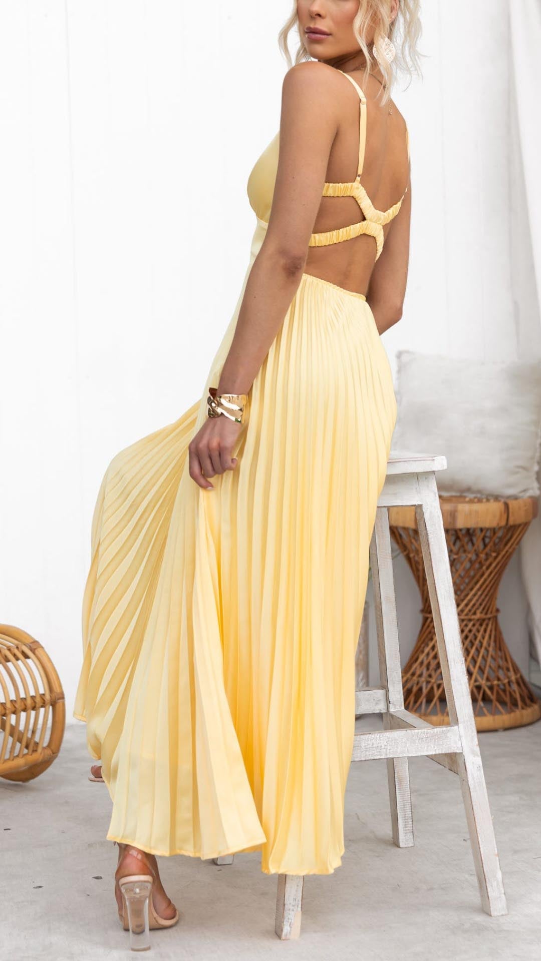 Eleanor - Pleated Maxi Dress with V-Neck